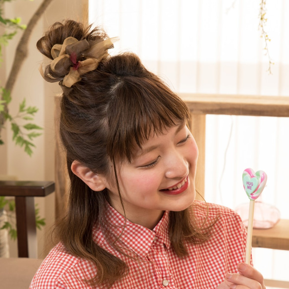 mini｜カフェ｜彩る咲き編みシュシュ 4枚目の画像