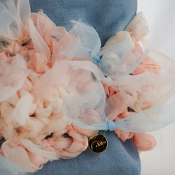 Lovely Pastel- 咲き編みフラワー×デニムポーチ 3枚目の画像