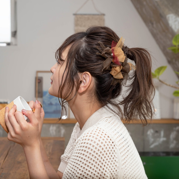 mini｜カフェ｜咲き編みバレッタ/ヘアクリップ 1枚目の画像