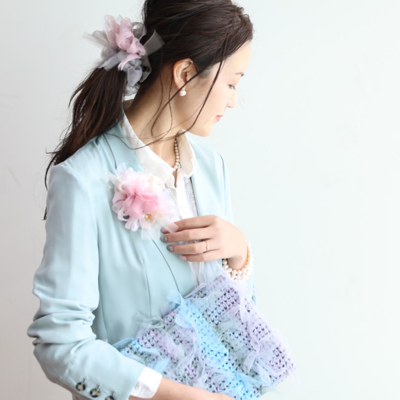 【卒業・入学セット】Pink やさしく彩る咲き編みコサージュ＆選べるシュシュ 1枚目の画像