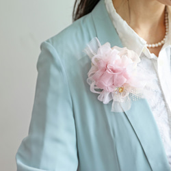 【卒業・入学セット】Pink やさしく彩る咲き編みコサージュ＆選べるシュシュ 2枚目の画像