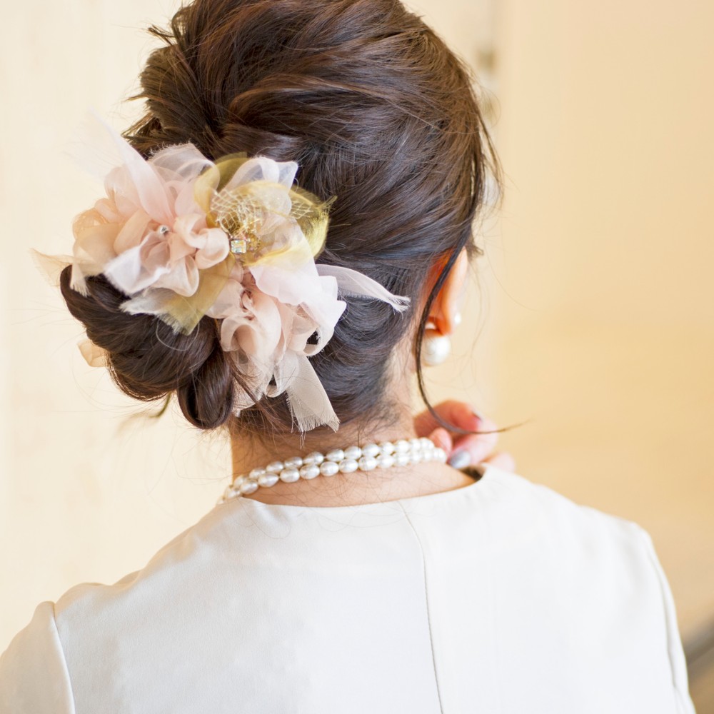 【party】彩る咲き編みシュシュ｜シャンパン