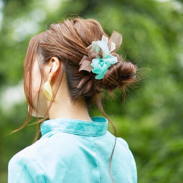 mini｜チョコミント｜彩る咲き編みシュシュ 1枚目の画像