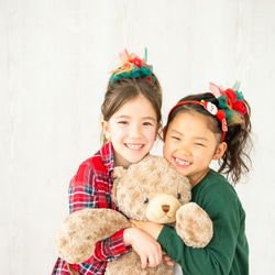 mini｜メリークリスマス｜彩る咲き編みシュシュ 1枚目の画像