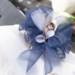 【親子/家庭】你可以選擇！ Koburi 盛開的別針胸花｜自由、薄紗和亮片。 ｜藍色 第2張的照片