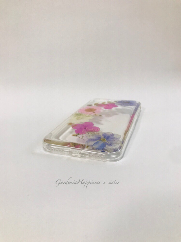 【送料無料♡】ペアでリースの様に❤︎ピンク  スマホケース 押し花 花柄 ドライフラワー iPhone8ケース 6枚目の画像