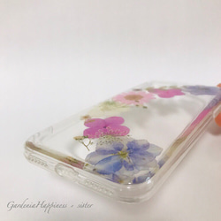 【送料無料♡】ペアでリースの様に❤︎ピンク  スマホケース 押し花 花柄 ドライフラワー iPhone8ケース 7枚目の画像
