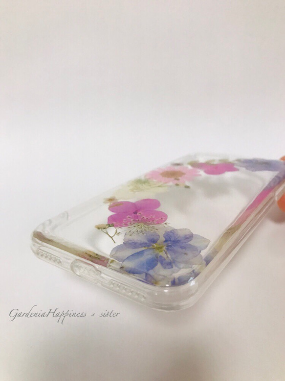 【送料無料♡】ペアでリースの様に❤︎ピンク  スマホケース 押し花 花柄 ドライフラワー iPhone8ケース 7枚目の画像