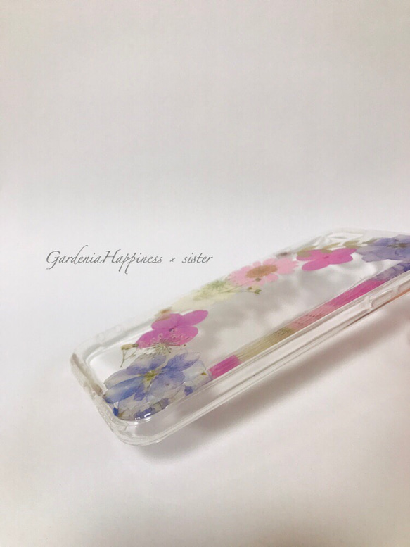 【送料無料♡】ペアでリースの様に❤︎ピンク  スマホケース 押し花 花柄 ドライフラワー iPhone8ケース 8枚目の画像