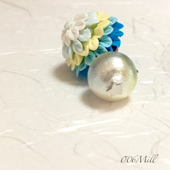 冬色・ポンポン咲きダリア パール付きピアス/スノー/pompons dahlia 6枚目の画像