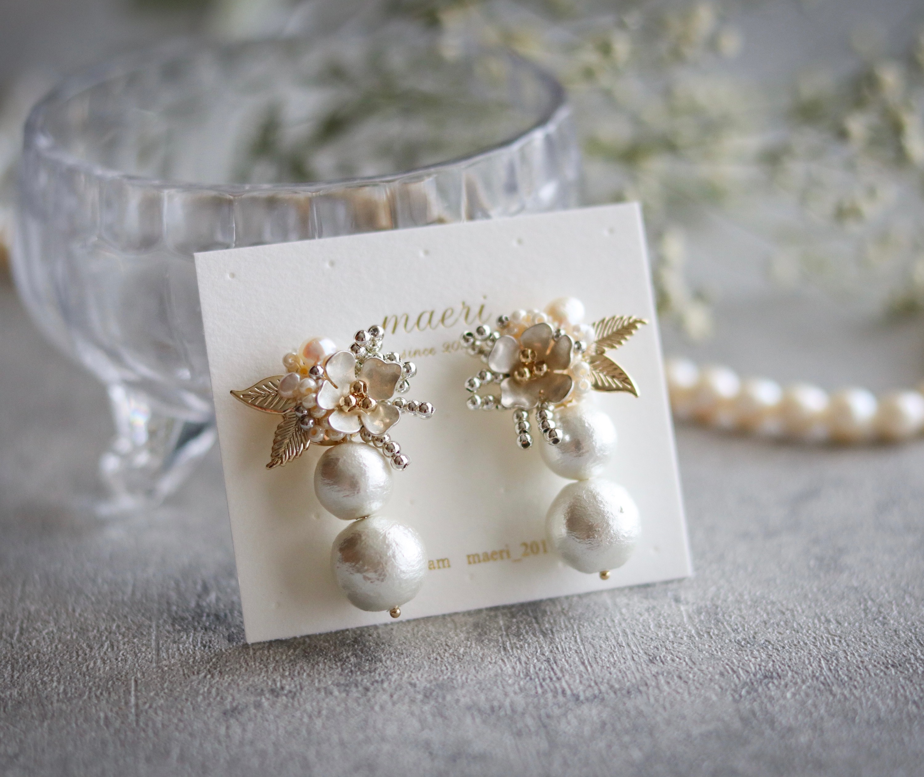 ホワイトブーケ❁花束みたいなつぶつぶピアス/イヤリング 淡水パール×2