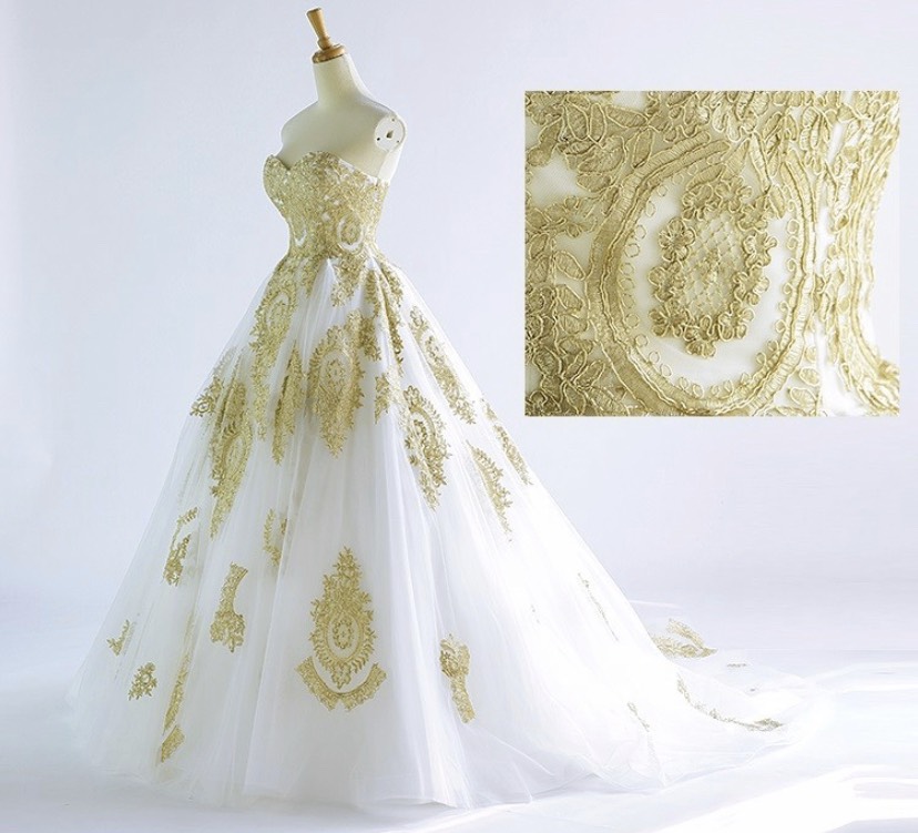 大人気 ゴールド刺繍レース 豪華　ウエディングドレス