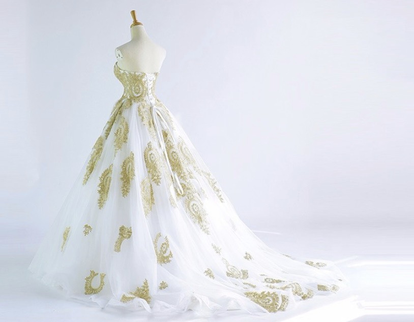 大人気 ゴールド刺繍レース 豪華　ウエディングドレス