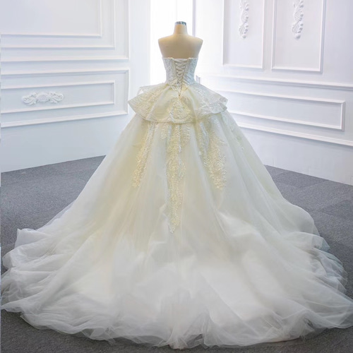 本当に豪華！素敵なウエディングドレス☆挙式にも結婚式にもお