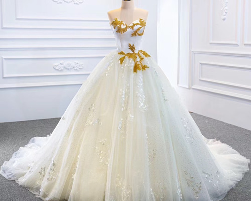 【KEYUCA】最終値下げ⭐︎元値20万円！高級ウェディングドレスの光沢！ KEYUCA】最終値下げ⭐︎元値20万円！高級ウェディングドレスの光沢！