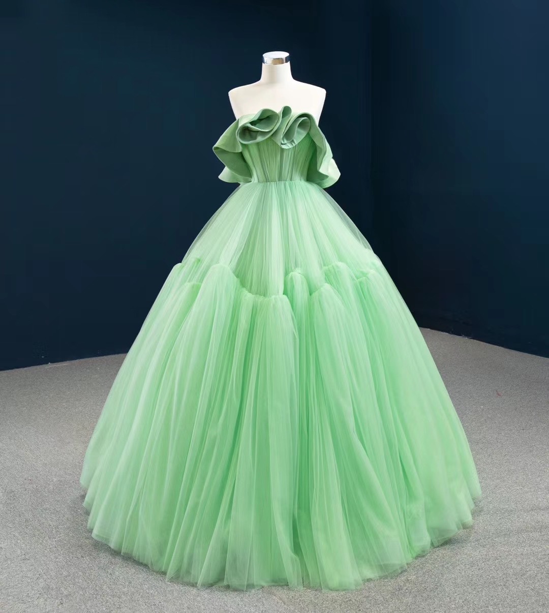 グリーンドレス★エレガント★どんなスタイルでも製作OK★高品質ウエディングドレス★自分らしい自分★花嫁さん★マタニティも