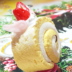 クリスマススイーツサンタイチゴのケーキと天使のロールケーキ  フェイクスイーツ スイーツデコ 4枚目の画像