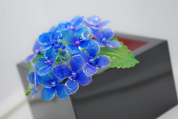 Blue Hydrangea Hair Clip　蓝紫色花卉发夹 第4張的照片