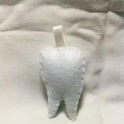 兩顆牙組合-牙齒v.s蛀牙的大對決 第3張的照片