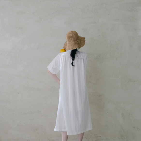 白い詩マイクロストライプロングドレス 7枚目の画像