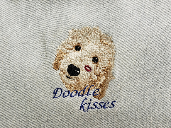 Kissesシリーズ刺繍バッグ【ドゥードゥル//ウォッシュデニム】 2枚目の画像