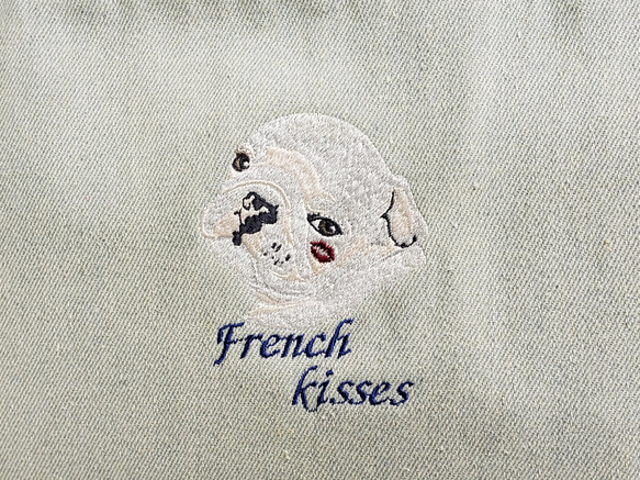 Kissesシリーズ刺繍バッグ【フレンチブルドッグ//ウォッシュデニム】 2枚目の画像