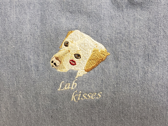 Kissesシリーズ刺繍バッグ【ラブラドールレトリバー//ブルーデニム】 2枚目の画像