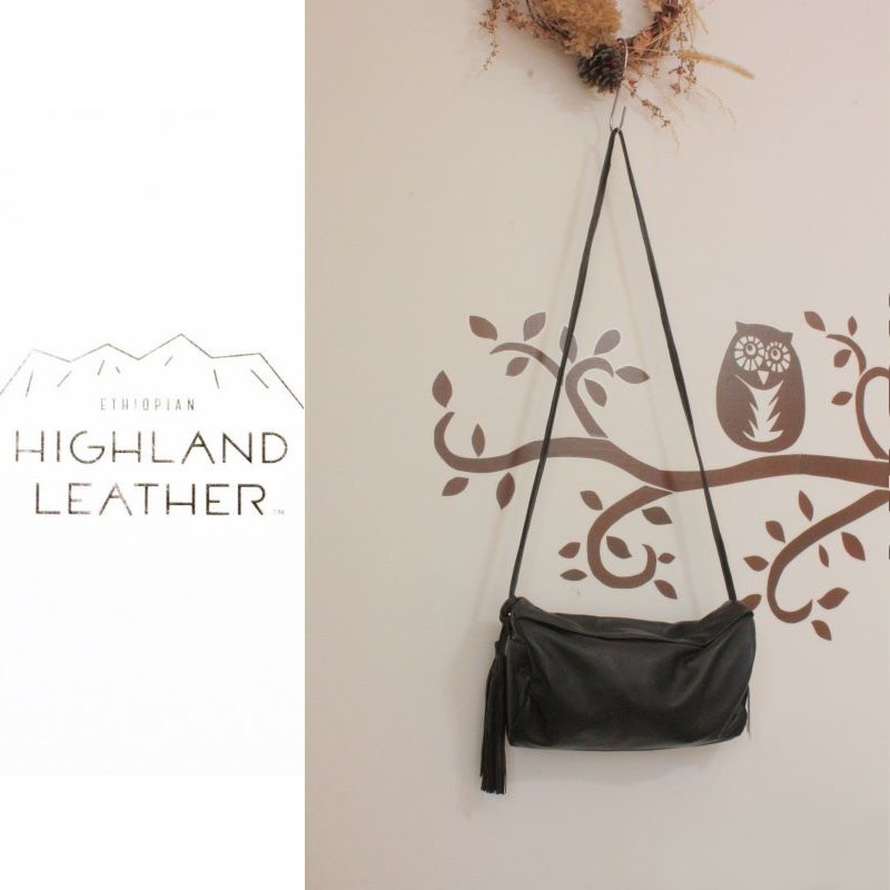 bighug 【永久保証】本革ラップサコッシュ●ベージュ