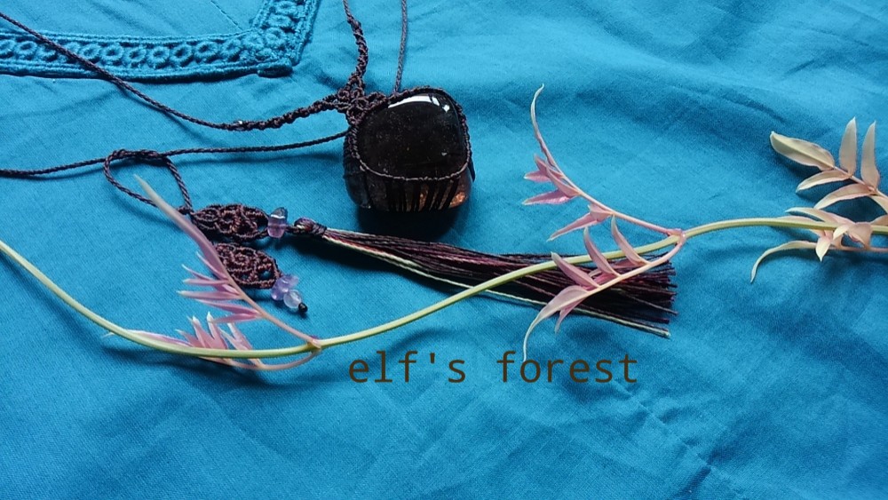 スモーキークォーツのマクラメペンダント