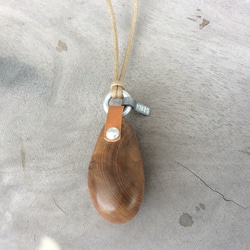 天然の木材で作った一点物のネックレス！【送料無料】紐フリーサイズ 1枚目の画像