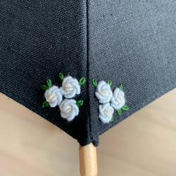 F  日傘、リネン、手刺繍、バラ　黒色 3枚目の画像