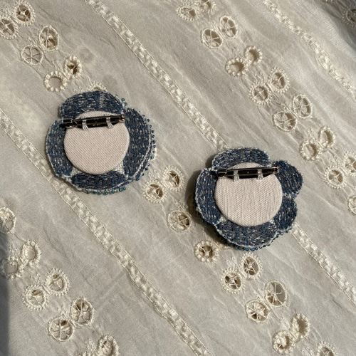 私のお気に入り ミナペルホネン dear ブローチ《ビーズピンク