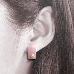 小さな耳飾り、桜色【金具変更可】 5枚目の画像