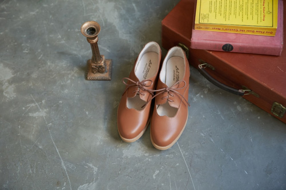 【英倫雷絲風】台灣作る鞋  牛津雷絲風  棕橘色 第1張的照片