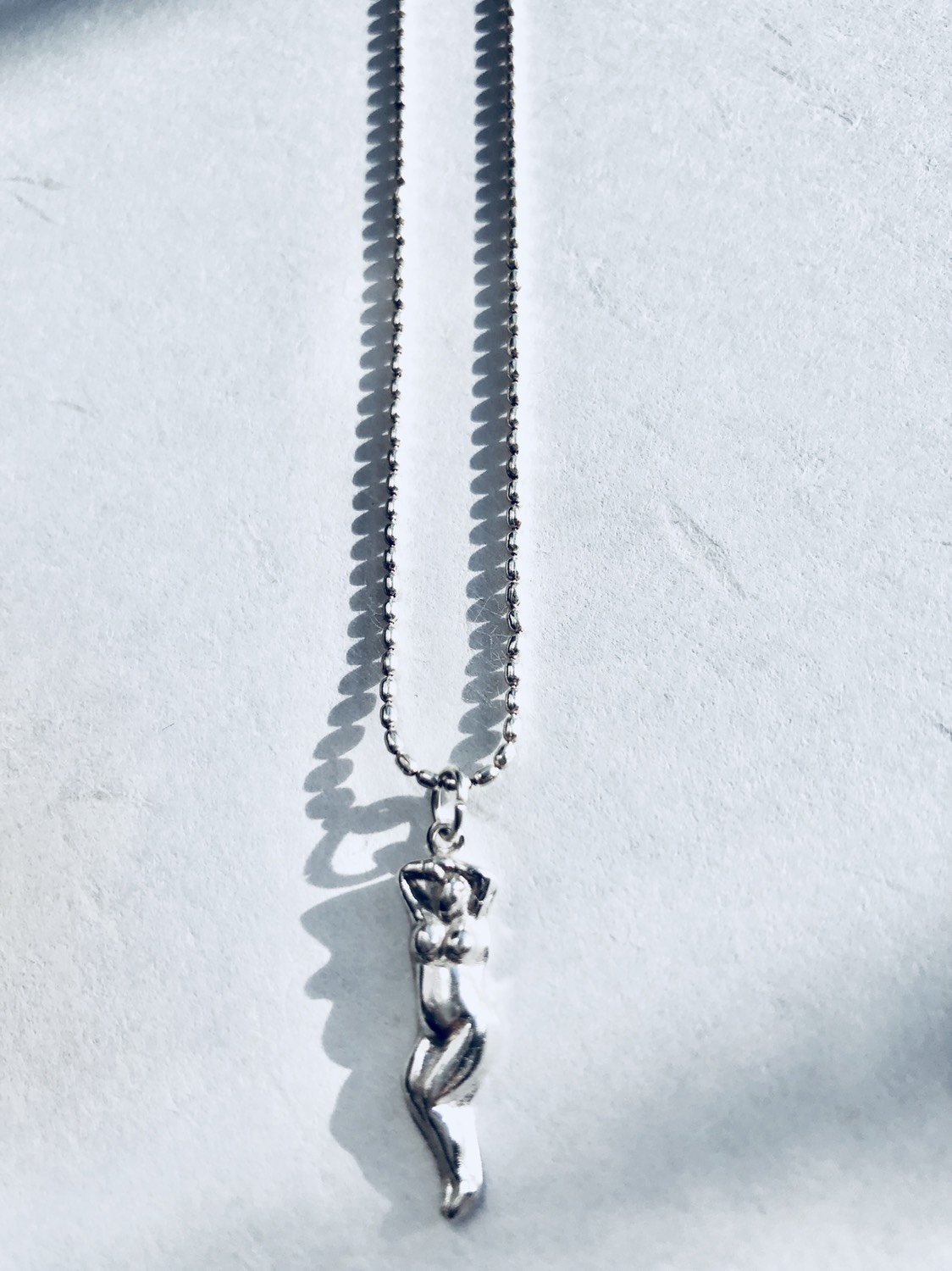 女体ネックレス