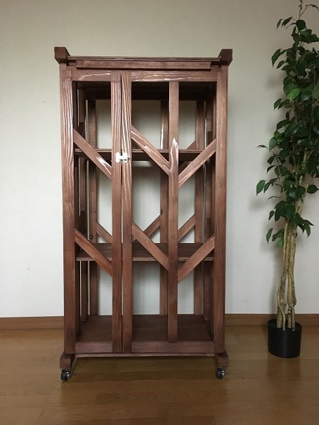 Forest 16 adjustable shelf　木製可動棚  飾り扉付き