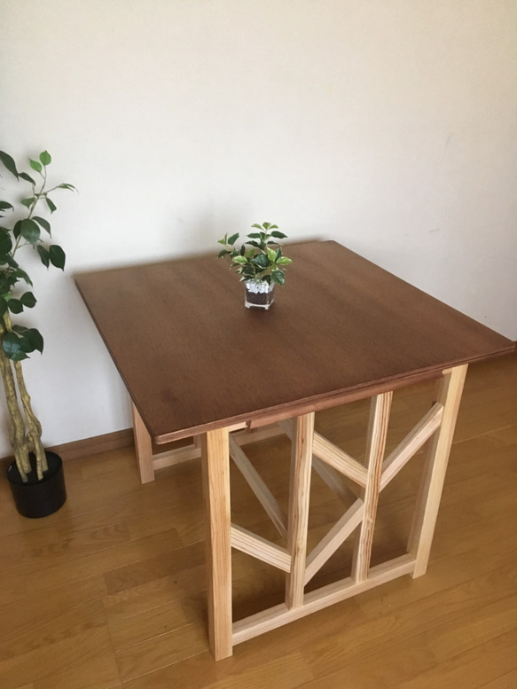 Forest 18 dining table for 2 people   木製ダイニングテーブル　2人用　 4枚目の画像