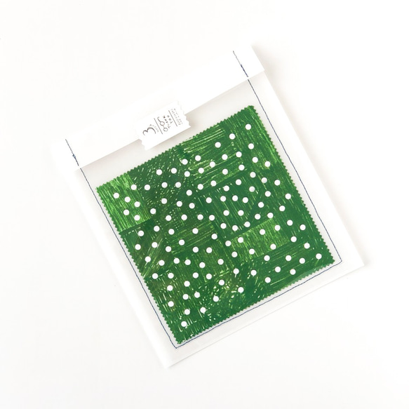 〈dots_green〉ふぞろいドット/緑/メガネ拭き 6枚目の画像