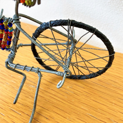 南アフリカのビーズ×ワイヤーアート／自転車の置物 7枚目の画像