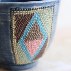 陶,色植縄紋,マグカップ,青,ひし形紋,一点物 2枚目の画像