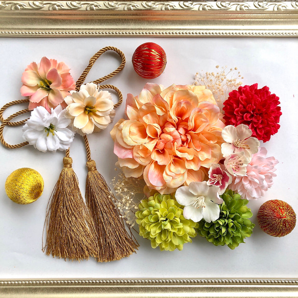 【送料無料】成人式 ピーチオレンジダリアとドライフラワーかすみ草、桜、マム、タッセルの髪飾り♡桜 結婚式  和装 卒業式 1枚目の画像