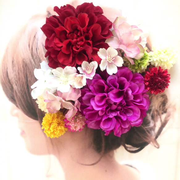 赤と紫ダリア、カラフルマムの髪飾り 桜 結婚式  着物 袴 和装 卒業式 前撮り 和 浴衣 成人式 1枚目の画像