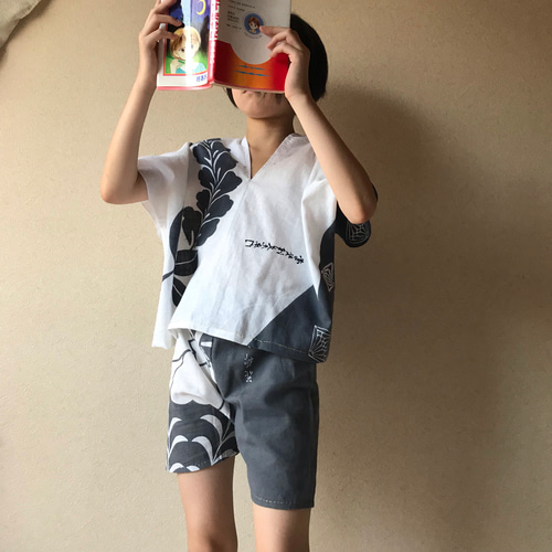 昭和レトロな手ぬぐいで作ったグレーとお花の半ズボン 120 子供用 夏 
