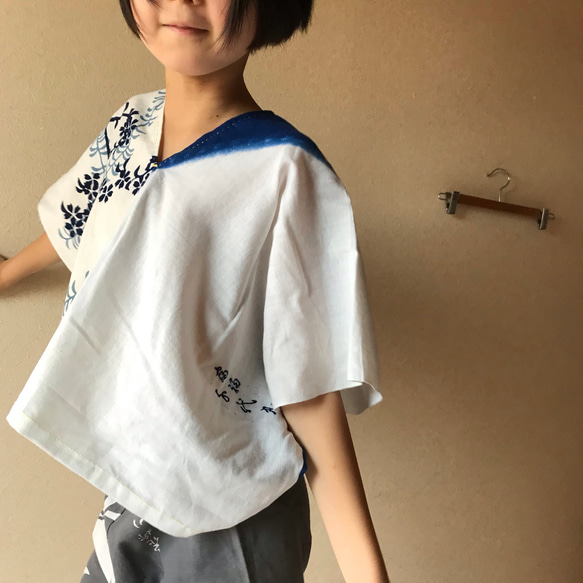 夏の子ども服 ハーフアンドハーフなカレンシャツ 夏服手ぬぐいシャツ レトロフラワー 3枚目の画像