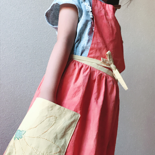 草木染め ツゲ製作所 エプロン 親子兼用 あかねオレンジ 玉ねぎ黄色