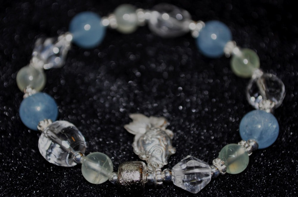 庫拉索(天鐵+葡萄石+白水晶+海水藍寶) 第5張的照片