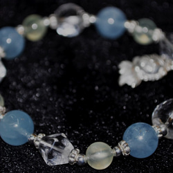 庫拉索(天鐵+葡萄石+白水晶+海水藍寶) 第7張的照片