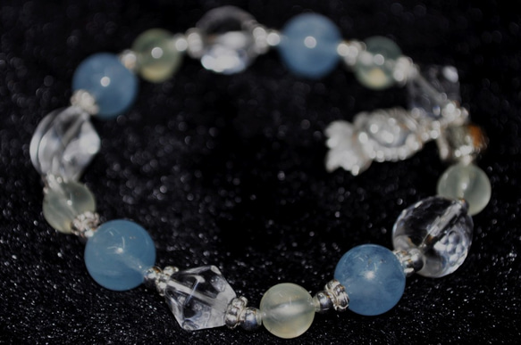 庫拉索(天鐵+葡萄石+白水晶+海水藍寶) 第7張的照片