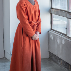 コットンウール二重織ツイルのUネックワンピース 2枚目の画像