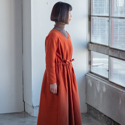 コットンウール二重織ツイルのUネックワンピース 8枚目の画像